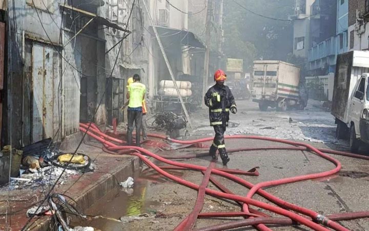 রূপনগর অগ্নিকাণ্ডে নিহত ১৬ জনের লাশ হস্তান্তর