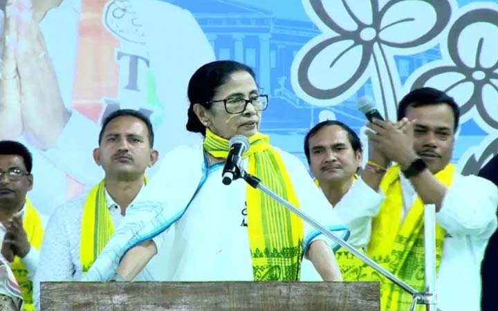 নির্বাচনি প্রচারণা শুরু মমতার, বিজেপিকে উৎখাতের ডাক