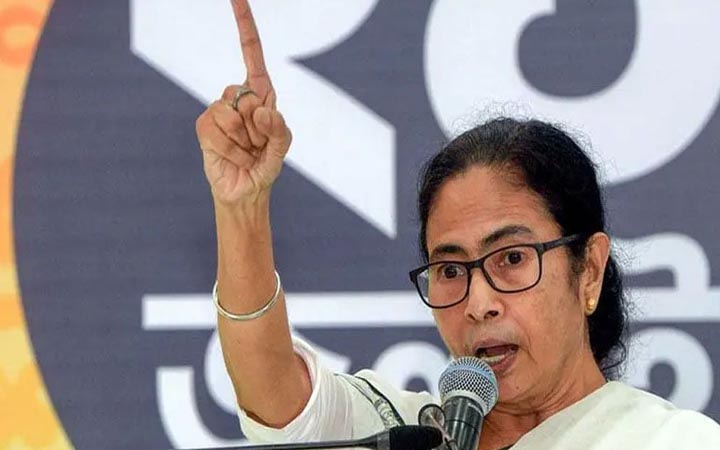 বিজেপি বুথফেরত জরিপ টাকা দিয়ে দেখাতে ‘বাধ্য’ করেছে: মমতা