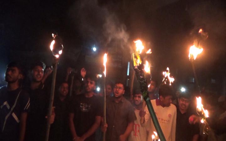 কুমিল্লা পলিটেকনিকে হামলার প্রতিবাদে ঝিনাইদহে মশাল মিছিল