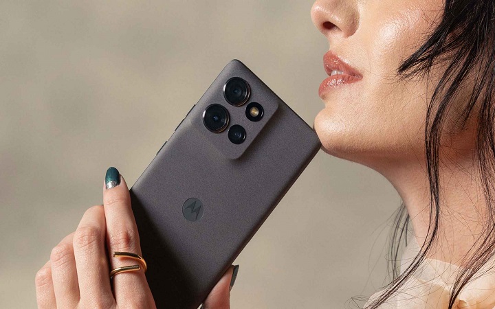 ১২৫ ওয়াটের সুপার ফাস্ট চার্জিং: পানির দরে মিলছে মটোরোলার এই ফোন