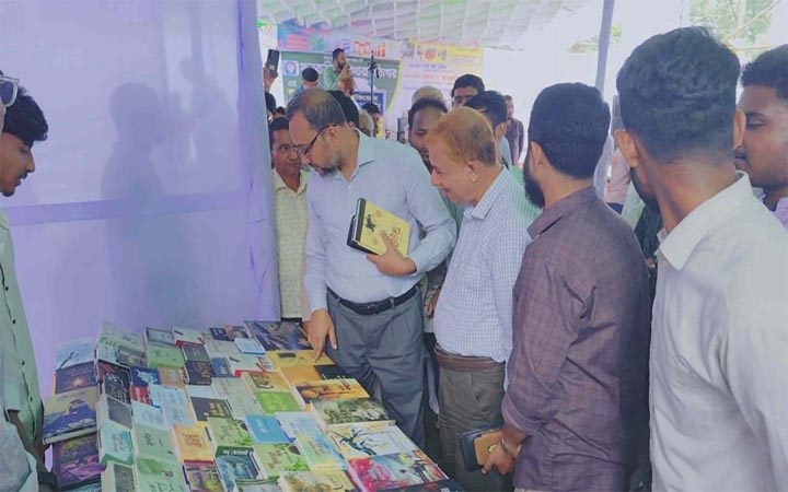 ময়মনসিংহের ফুলবাড়িয়ায় তিন দিনব্যাপী বইমেলার উদ্বোধন