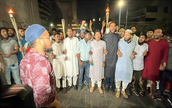 হান্নান মাসউদের ওপর হামলার প্রতিবাদে ঢাকায় এনসিপির বিক্ষোভ