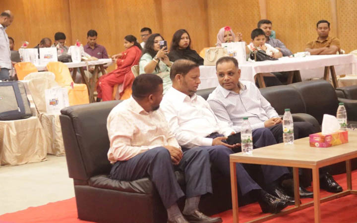 হাসি-আনন্দ আর স্মৃতিচারণায় এনইউবি ইংরেজি বিভাগের পুনর্মিলনী