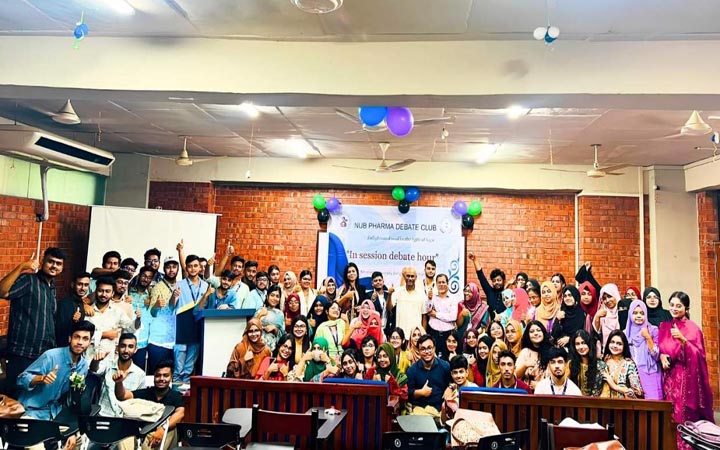 এনইউবি ফার্মা ডিবেট ক্লাবের ওরিয়েন্টেশন অনুষ্ঠিত