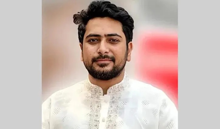 ডাকসুতে ভোটার হয়েছেন নাহিদ ইসলাম
