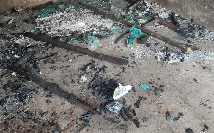 নড়াইলে ইসলামী আন্দোলনের নির্বাচনী অফিসে আগুন