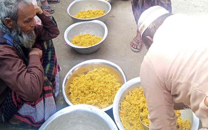 নাটোরে ঐতিহ্যবাহী গাঁওয়ালী শিন্নি উৎসব