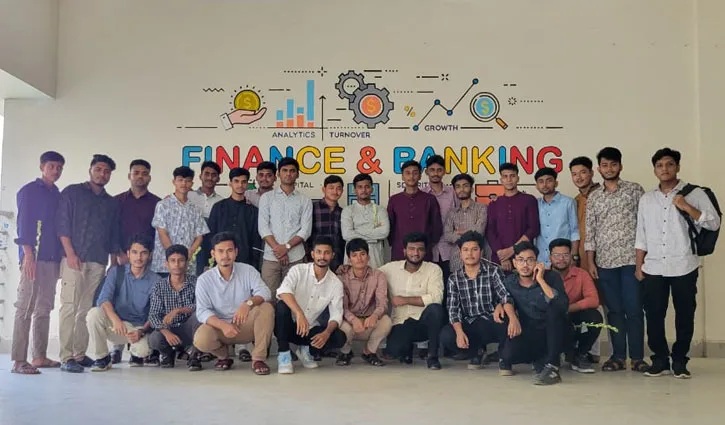 নবীনদের বরণ করে নিয়েছে নজরুল বিশ্ববিদ্যালয়