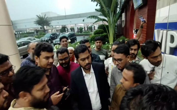 উন্নত চিকিৎসার জন্য সিঙ্গাপুর গেলেন নুরুল হক নুর