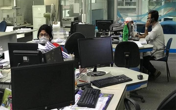 আজ থেকে নতুন কর্মঘণ্টায় অফিস-আদালত