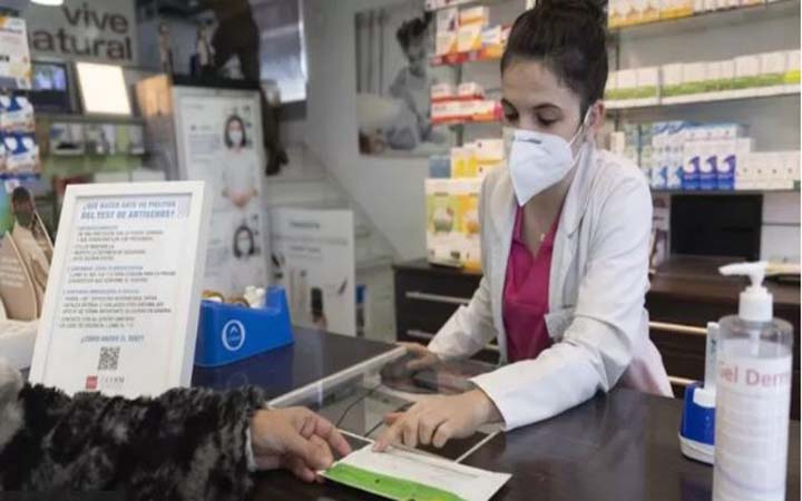 দুই মাসের মধ্যে অর্ধেক ইউরোপ অমিক্রনে আক্রান্ত হবে: বিশ্ব স্বাস্থ্য সংস্থা