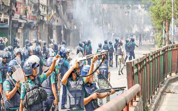 নির্বিচারে গুলি চালানোর নির্দেশ দিয়েছিলেন শেখ হাসিনা