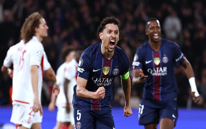 ১০ জনের দলকে হারিয়ে শেষ ষোলোয় পিএসজি