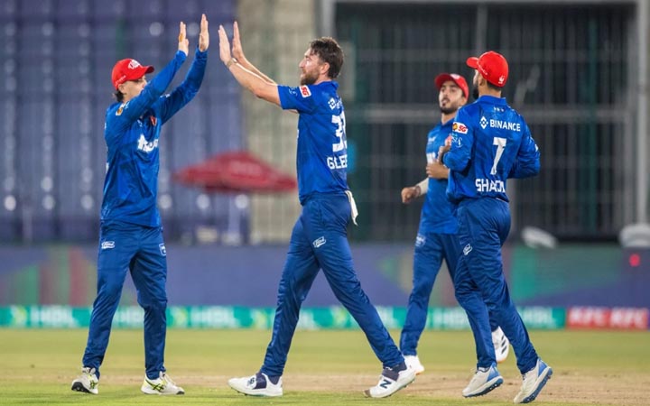 হায়দরাবাদকে উড়িয়ে প্লে-অফে ইসলামাবাদ