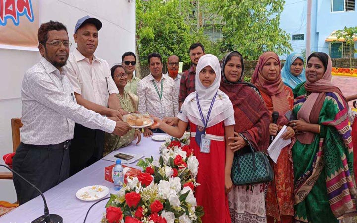 পিরোজপুরে ১৩৪টি প্রাথমিক বিদ্যালয়ে স্কুল ফিডিং কর্মসূচির উদ্বোধন