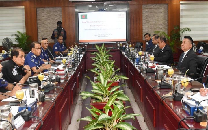 বাংলাদেশ-মালয়েশিয়া পুলিশের দ্বিপাক্ষিক বৈঠক অনুষ্ঠিত