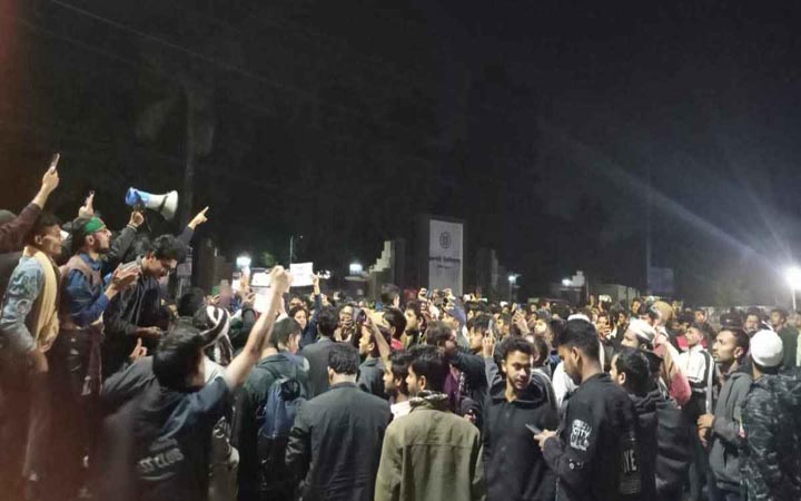 ভারতে বাংলাদেশের হাইকমিশনে হামলার প্রতিবাদে রাবিতে বিক্ষোভ