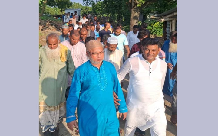 নদী ভাঙ্গন ও বন্যা কবলিত এলাকা পরিদর্শনে অ্যাডভোকেট সুলতানুল ইসলাম