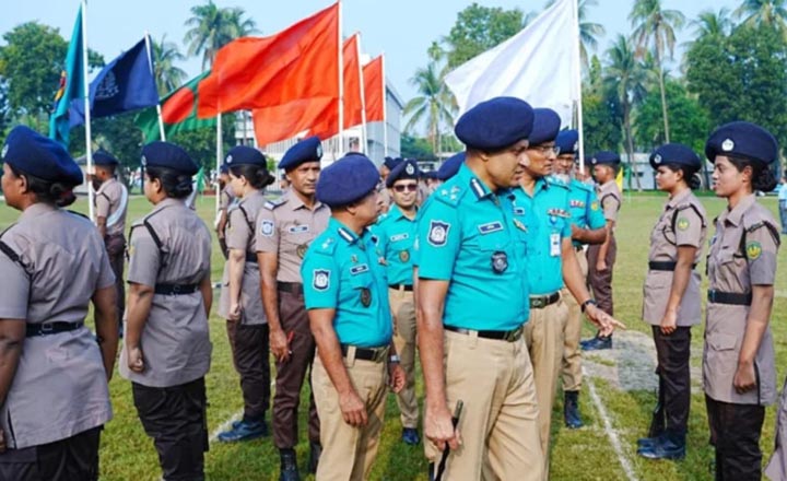 রাজশাহী মেট্রোপলিটন পুলিশের মাস্টার প্যারেড অনুষ্ঠিত