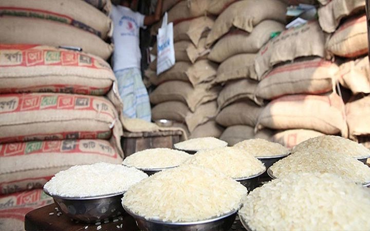 কোনো সংকট নেই, তবু চালের বাজারে অস্থিরতা