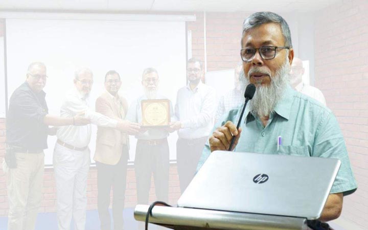 ‘ইন্সপাইরিং টিচার’ সম্মাননা পেলেন অধ্যাপক ড. এম. এ. রশিদ