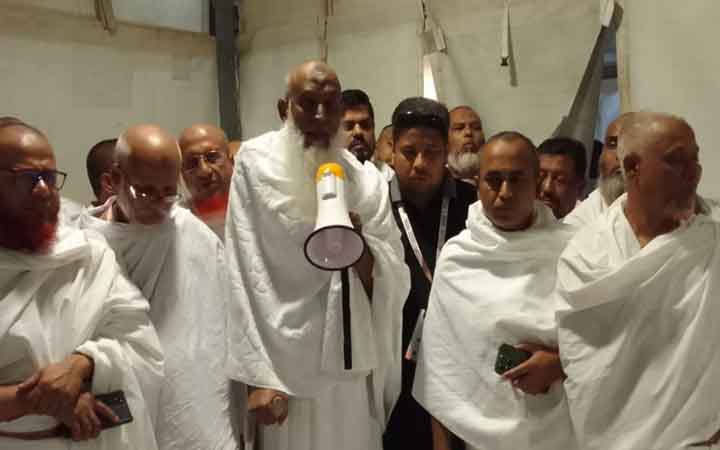 লাব্বাইক ধ্বনিতে মুখরিত মিনা হাজিদের সার্বক্ষণিক খোঁজ নিচ্ছেন ধর্মমন্ত্রী