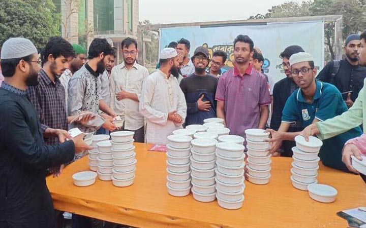 শেরেবাংলা কৃষি বিশ্ববিদ্যালয়ে শিবিরের গণইফতার