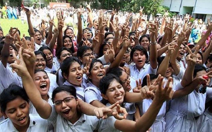 পাবনায় পাসের হার বেড়েছে, জিপিএ-৫ পেয়েছে তিন  হাজার ৪৪০ জন