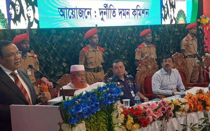 সাতক্ষীরায় দুদকের গণশুনানি