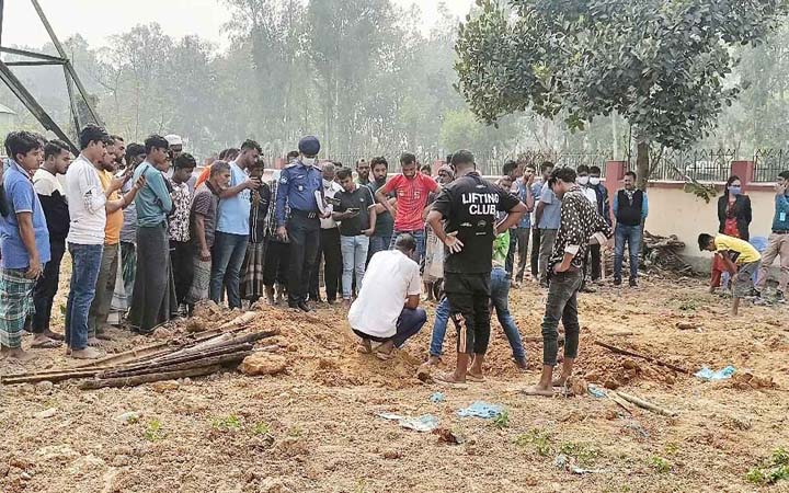 সাভারে বৈষম্যবিরোধী আন্দোলনে নিহত ৪ মরদেহ উত্তোলন