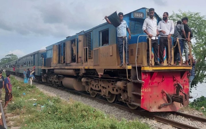 ময়মনসিংহে ৭ দিন ধরে লোকাল ট্রেন চলাচল বন্ধ