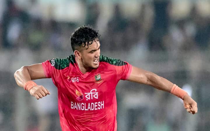 টাইগারদের দাপুটে বোলিংয়ে চাপে ডাচরা