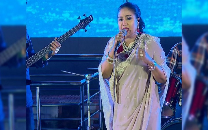 শিল্পকলায় চাঁদ রাতের ঈদ আনন্দ উৎসব, গান গাইলেন বেবী নাজনীন-ন্যান্সি