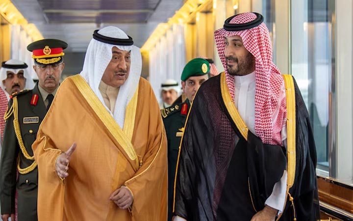 হরমুজ প্রণালি ইস্যুতে ইরানকে সতর্ক করল উপসাগরীয় দেশগুলো