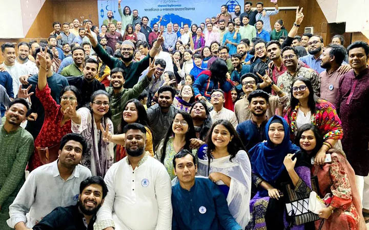 স্টামফোর্ড বিশ্ববিদ্যালয়ের সাংবাদিকতা বিভাগের শিক্ষার্থীদের ইফতার