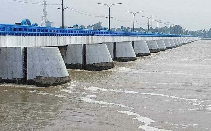 বিপৎসীমার ওপরে তিস্তার পানি, আতঙ্কে নদীপাড়ের মানুষ