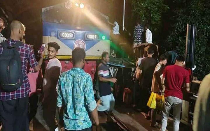 চট্টগ্রামে ট্রেনের ধাক্কায় মৃতের সংখ্যা বেড়ে ৩