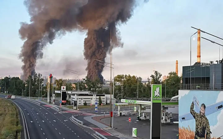 ইউক্রেনে রাশিয়ার ড্রোন ও ক্ষেপণাস্ত্র হামলায় নিহত ২৭