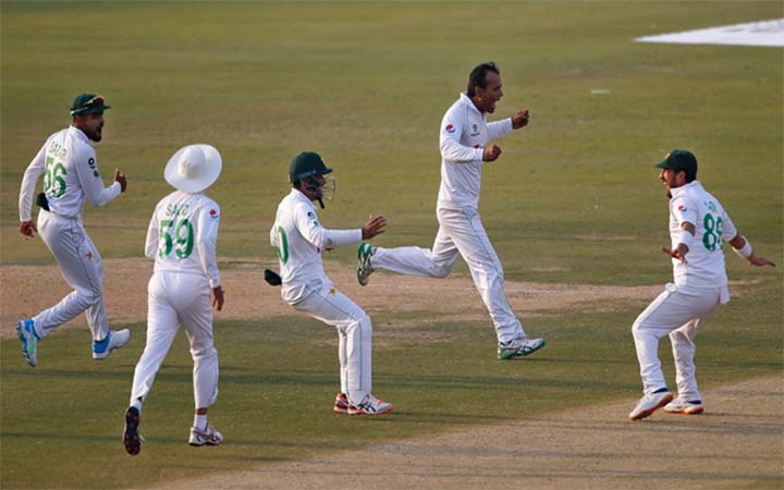 পাকিস্তানকে ৮৮ রানের টার্গেট দিল আফ্রিকা