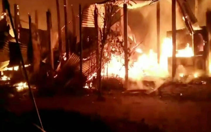 সুনামগঞ্জে গ্যাস সিলিন্ডার বিস্ফোরণ: ১০ ঘর পুড়ে ছাই