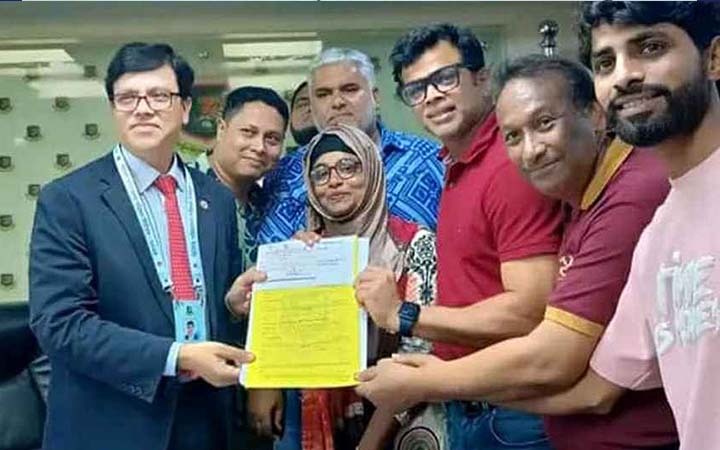 পদত্যাগ করে নির্বাচনের লড়াইয়ে নামলেন রাজ্জাক