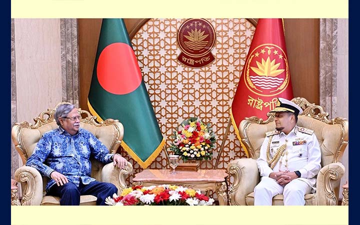 রাষ্ট্রপতির সঙ্গে বিদায়ী নৌপ্রধানের সৌজন্য সাক্ষাৎ