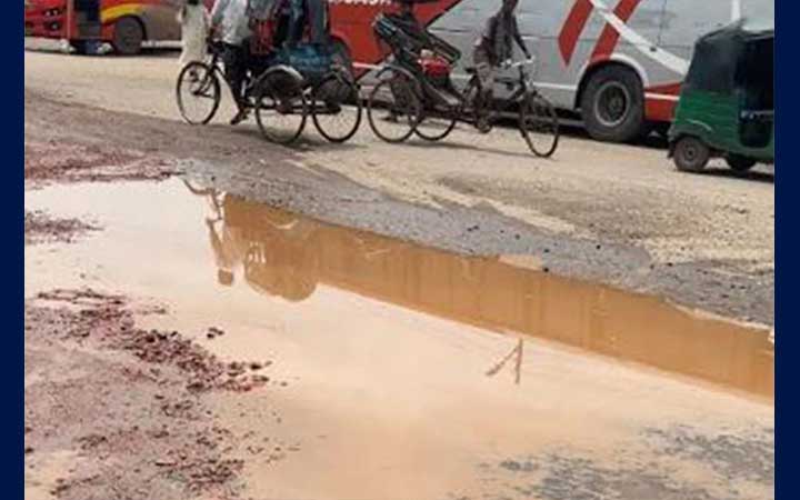 সিলেট কেন্দ্রীয় বাস টার্মিনাল সড়কের বেহাল দশায় সিসিক প্রশাসকের ক্ষোভ