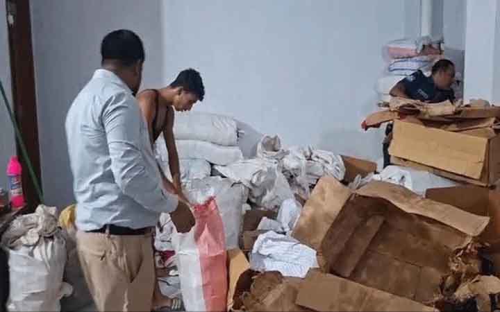 প্রশাসনের অভিযানে ২ কোটি টাকার কনডম জব্দ