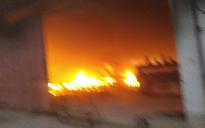জুতার কারখানায় আগুন, নিহত ৩