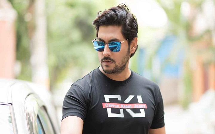 দুর্বৃত্তদের হামলায় আহত চিত্রনায়ক সাদমান সামীর