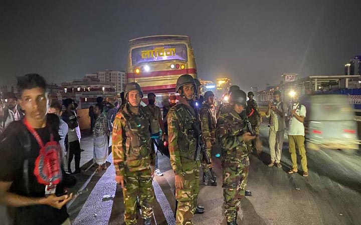 সেনাবাহিনীর ম্যাজিস্ট্রেসি ক্ষমতার মেয়াদ আরও বাড়াল সরকার