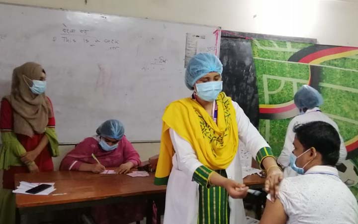 দেশে করোনার বুস্টার ডোজ পেলেন ৭৭০৬৫ জন