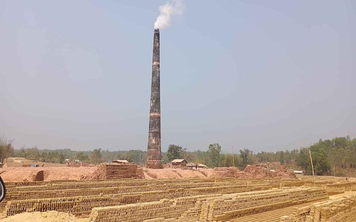 বান্দরবানে বন্ধ করা যাচ্ছে না অবৈধ ইটভাটা
